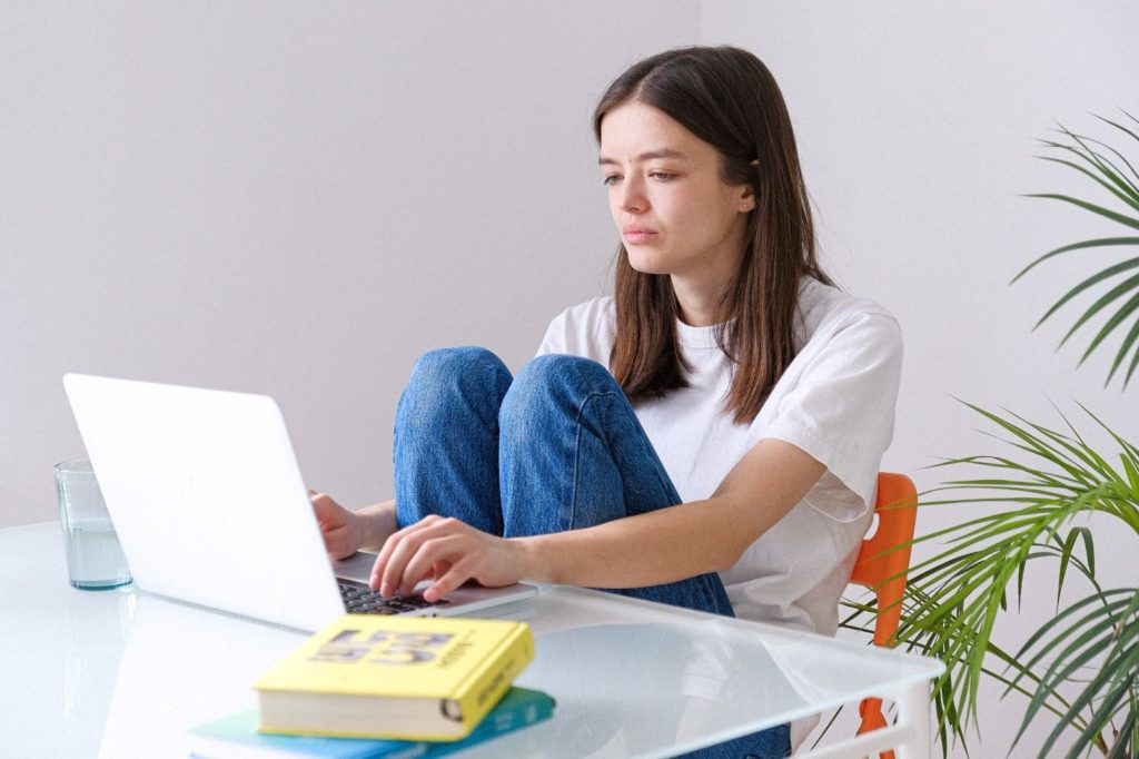 Setting healthy routines can help organize your life